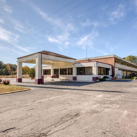 Oyo Hotel Petersburg Va - Templeton Dış mekan fotoğraf
