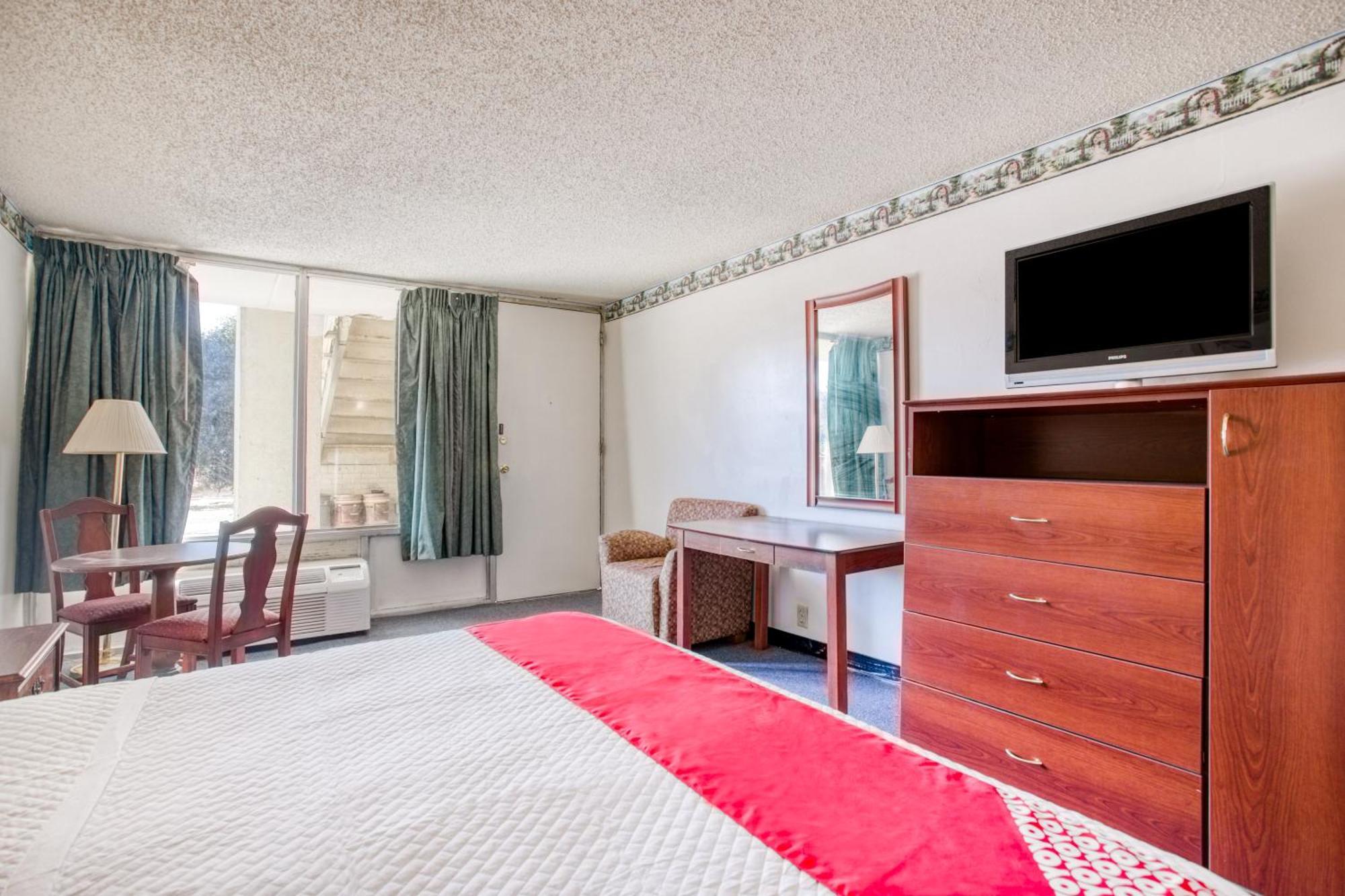 Oyo Hotel Petersburg Va - Templeton Dış mekan fotoğraf
