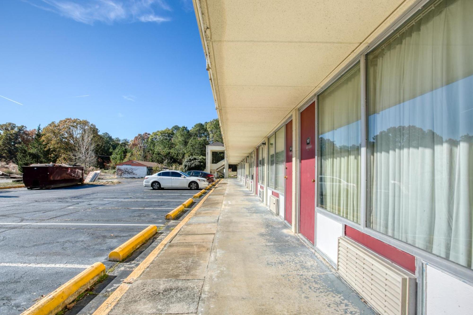 Oyo Hotel Petersburg Va - Templeton Dış mekan fotoğraf