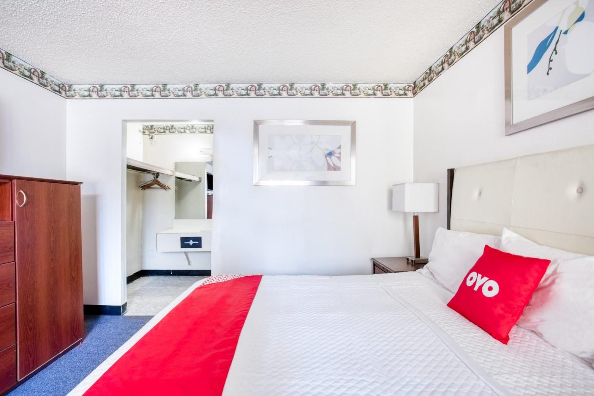 Oyo Hotel Petersburg Va - Templeton Dış mekan fotoğraf